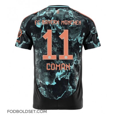 Bayern Munich Kingsley Coman #11 Udebanetrøje 2024-25 Kortærmet Bayern Munich Kingsley Coman #11 Udebanetrøje 2024-25 Kortærmet